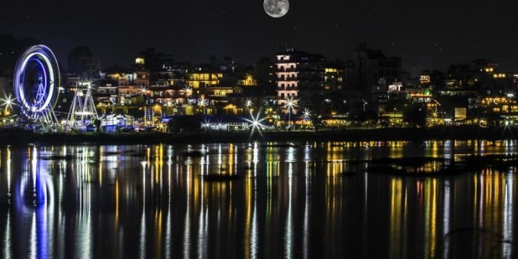 लेकसाइडका व्यवसाय २४ घण्टा नै खोल्न अदालतले दिएको आदेशपछि पर्यटन