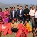 मन्त्री किरातीद्वारा चेपाङ समुदायलाई न्यानो कपडा वितरण