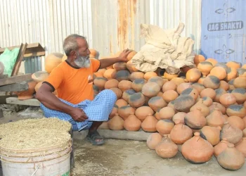 माटाका भाँडाले धानिएको पुस्तैनी जीवन