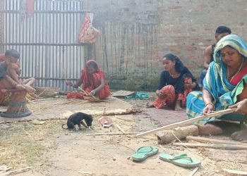 डोम समुदायलाई पूजाको सामग्री बनाउन भ्याइनभ्याइ