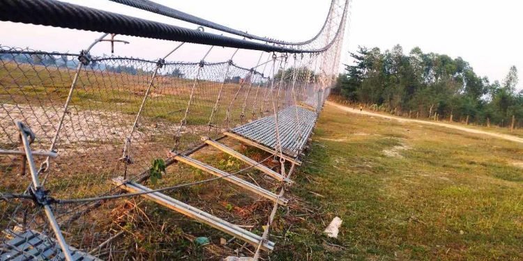 झोलुङ्गे पुलका सामान चोरी