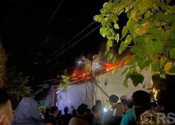 दियोबाट सल्किएर आगलागी हुँदा भोजपुर र सङ्खुवासभामा दुई घर जले