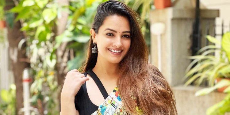 एजाज खानको प्रेममा ‘पागल’ थिइन् अनिता हसनन्दानी (फोटो फिचर)