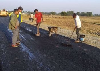 ठेक्का रद्दको चेतावनीपछि काममा फर्किए ठेकेदार