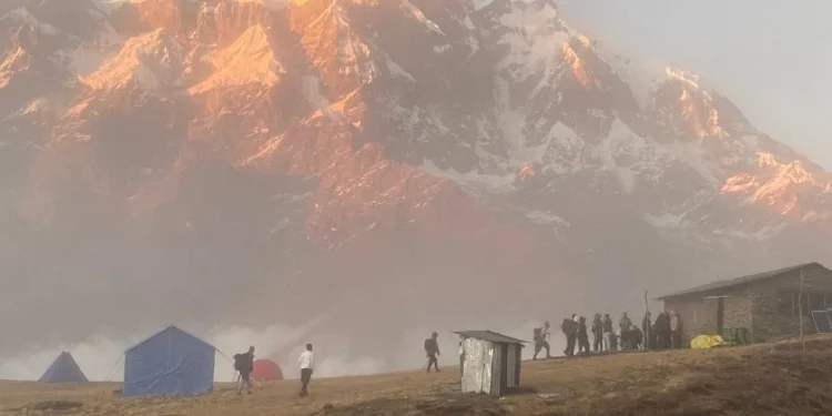 पर्यटनमा थपिँदै उत्साह, पर्यटकसँगै बढ्यो आम्दानी