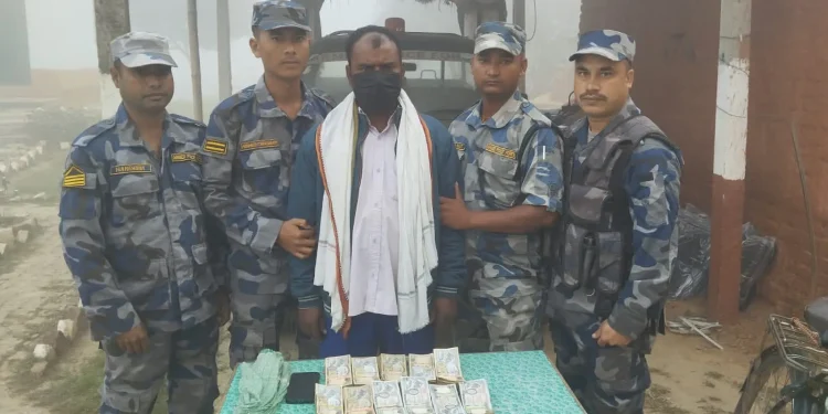 श्रोत नखुलेको नेपाली रुपैयाँसहित एक जना नियन्त्रणमा