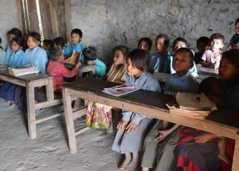 दिवा खाजा कार्यक्रम रोकिँदा चेपाङ समुदायका बालबालिका समस्यामा