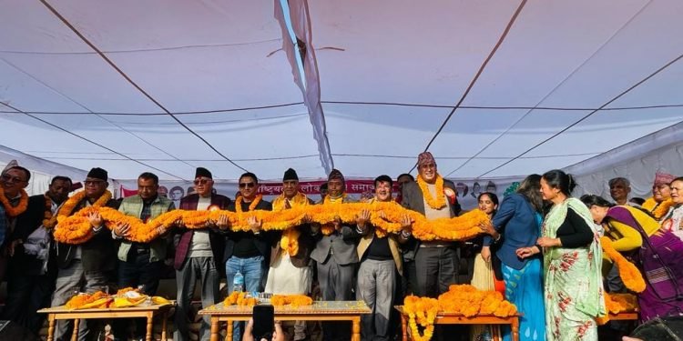 कर्मचारी र व्यापारीहरुको मिलेमत्तोमा एनसेल बिक्री भएको हो : बरिष्ठ नेता डा शेखर कोइराला