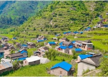 बागलुङका दुर्गम गाउँमा विद्युत् प्रसारण लाइन विस्तार