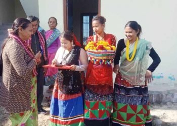 पाहुनाको पर्खाइमा मुस्कुराइरहन्छिन् वसन्ती