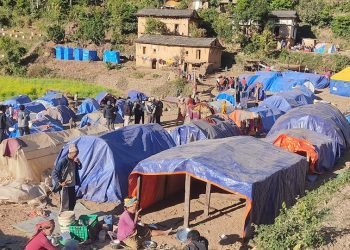 त्रिपालमै बसेका ३२ भूकम्पपीडितको मृत्यु