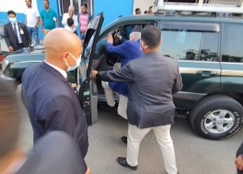 ओखलढुंगामा देउवालाई कालोझन्डा देखाउने नौजना पक्राउ