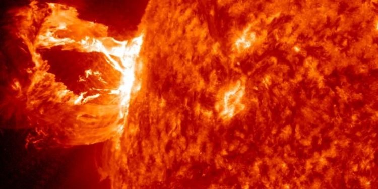 सौर्य आँधी पृथ्वीतर्फ तीव्र गतिमा आउँदै