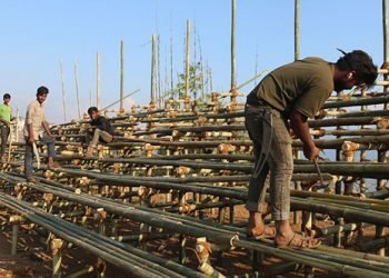 इलाम गोल्डकपः लाखौँ खर्चेर अस्थायी प्यारापेट बनाउनुपर्ने बाध्यता