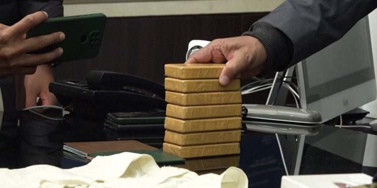 त्रिभुवन विमानस्थलबाट बरामद १४ किलो सुन २४ क्यारेटको