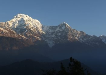 सेताम्मे हिमाल किन कालो हुँदैछ ?