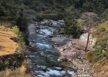 जथाभावी फोहर फाल्दा तमानखोला र बडिगाडखोला दुर्गन्धित