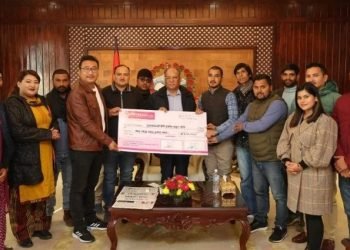 भूकम्प पीडितका लागि नेविसंघले दियो ७ लाख ११ हजार
