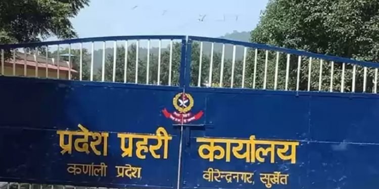 कर्णालीका प्रहरीले ड्युटीमा मोबाइल प्रयोग गर्न नपाउने