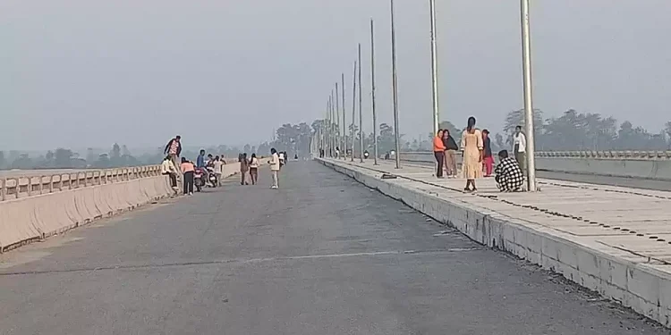 पर्यटकको रोजाइमा महाकाली पुल