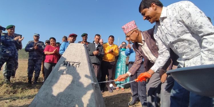 नेपाल–भारत सीमा स्तम्भहरुको मर्मत सुरु, सुरक्षाका लागि १५ सय जनशक्ति परिचालन