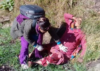 सुत्केरी हुन स्वास्थ्य संस्था जाने क्रममा बाटोमै बच्चा जन्मिएपछि…