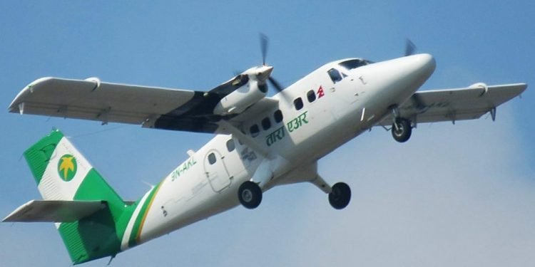 काठमाडौंबाट लुक्ला उडेको तारा एयरको आपतकालीन ढोकाको सिसा खस्यो