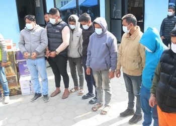 नक्कली रक्सी उत्पादन तथा बिक्री गर्ने गिरोह प्रहरीको फन्दामा