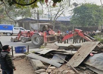 बुटवलमा सार्वजनिकस्थलका घरटहरा हटाउन थालियो
