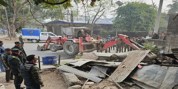 बुटवलमा सार्वजनिकस्थलका घरटहरा हटाउन थालियो