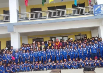 चन्दा उठाएर विद्यार्थीलाई न्यानो कपडा