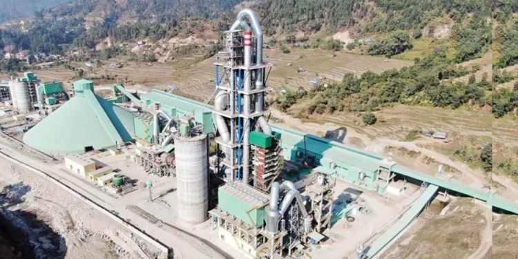 सिमेन्ट उत्पादनमा ३० देखि ३६ प्रतिशतले गिरावट