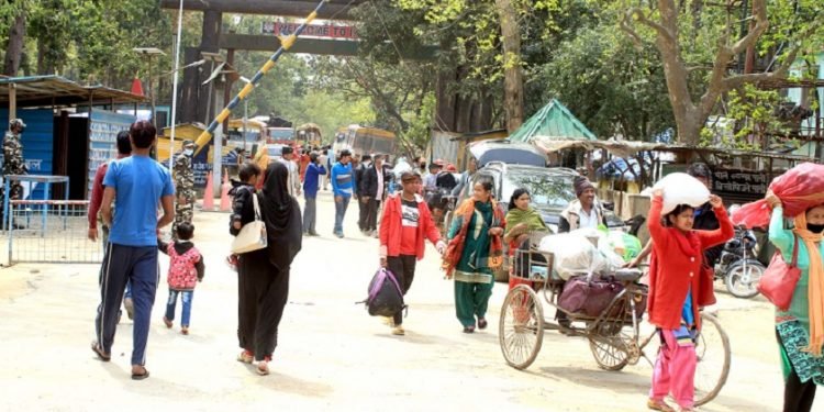 भारतबाट फर्किएका नेपालीमा देखिन थाल्यो कोरोना सङ्क्रमण
