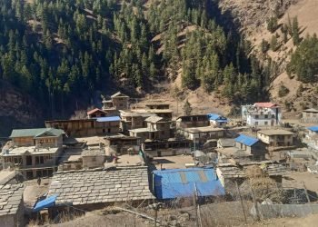 थलालेमा टावर बन्योस् ‘टुजी जडान नहुँदा’ स्थानीय संचारको पहुँच बाहिरै