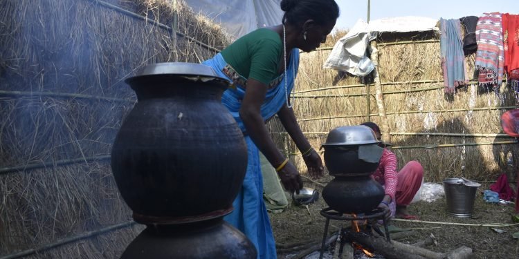 होमस्टेका पाहुनालाई चिचर र घोगीका परिकार