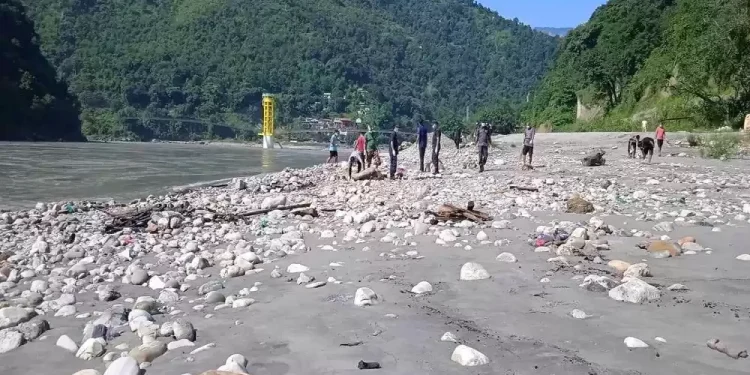 दुर्गन्धित हुँदैछन् कालीगण्डकीका घाट