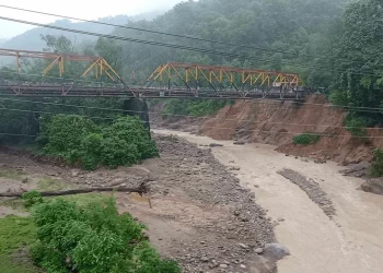 कर्णालीको कटानले बस्तीमा उच्च जोखिम