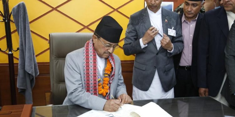 कार्यवाहक प्रधानमन्त्रीको जिम्मेवारी उपप्रधानमन्त्री खड्कालाई