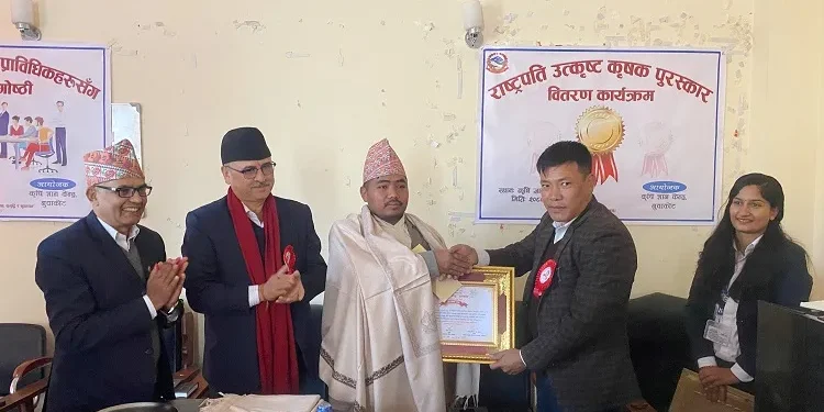 नुवाकोट र रसुवाका उत्कृष्ट किसान सम्मानित