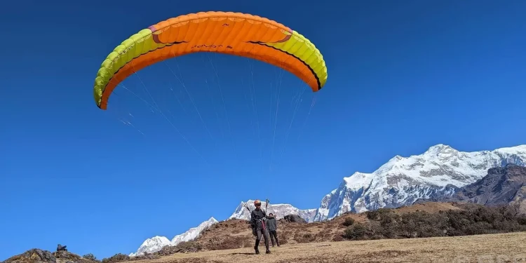 लमजुङमा ‘हाइ अल्टिच्युड’को प्याराग्लाइडिङ विद्यालय