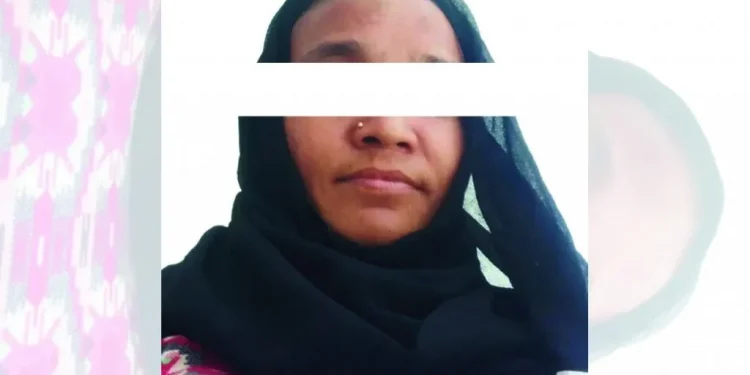ओमन पुगेकी महिलाको रोदन–‘मलाई जसरी पनि दलदलबाट निकाल्नुहोस्’