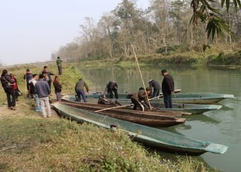 सौराहा आउने पर्यटकका रोजाइमा ढुङ्ग्रेखोलामा डुङ्गा शयर