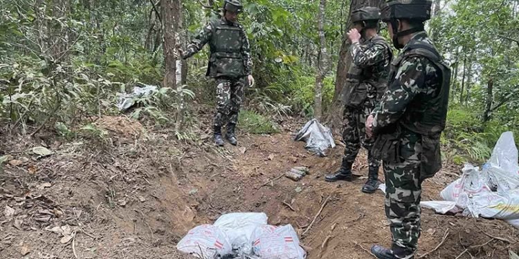 सेनाद्वारा ६५ वटा विस्फोटक पदार्थ निष्क्रिय