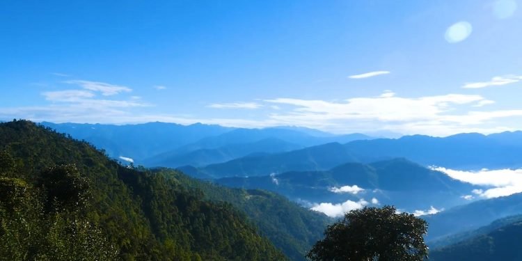 पर्यटकलाई लोभ्याउँदै ‘गुराँस’