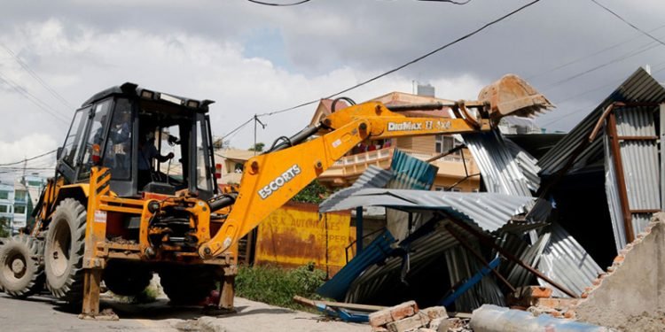 विष्णुमति करिडोरका अवैध संरचना हटाउन सुरु