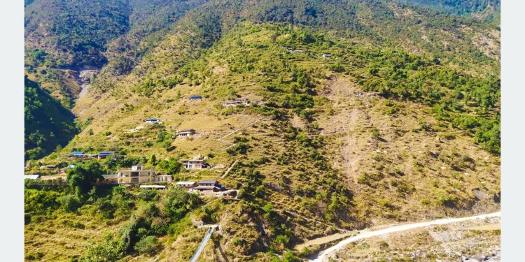 विकट गाउँमा सडक पुगेपछि स्थानीय हर्षित