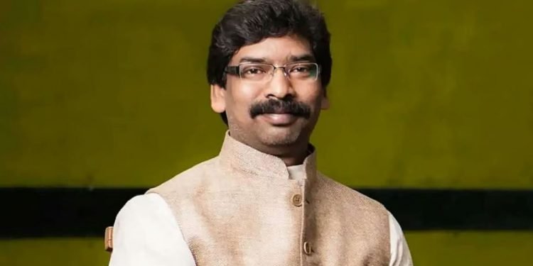 भ्रष्टाचारको आरोपमा झारखण्डका मुख्यमन्त्री पक्राउ