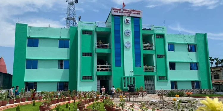 दमकले प्राधिकरणसँग विद्युत् पोल उपयोग गरेबापत भाडा असुल्ने