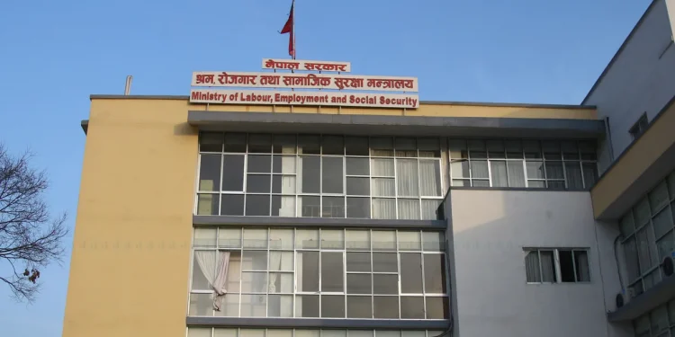 मापदण्डानुसार सञ्चालन नभएका ७० स्वास्थ्य संस्था हालका लागि बन्द