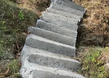 तामाकोशीको मालुमा गोरेटो बाटोको धमाधम स्तरोन्नति